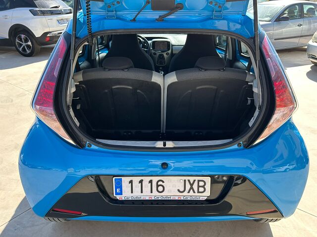 TOYOTA AYGO 1.0 XPLAY SPANISH LHD IN SPAIN 25000 MILES SUPERB 2017